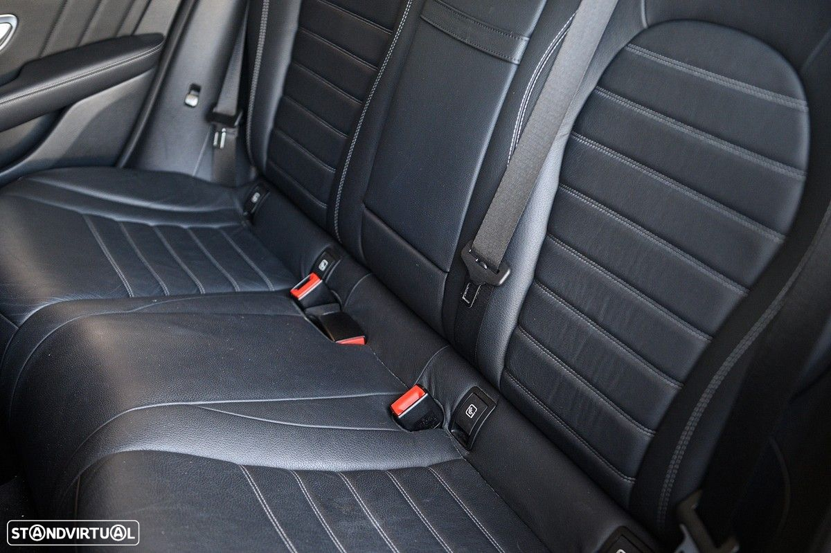 Mercedes-Benz GLC 350 e Coupé AMG Line 4-Matic - 29