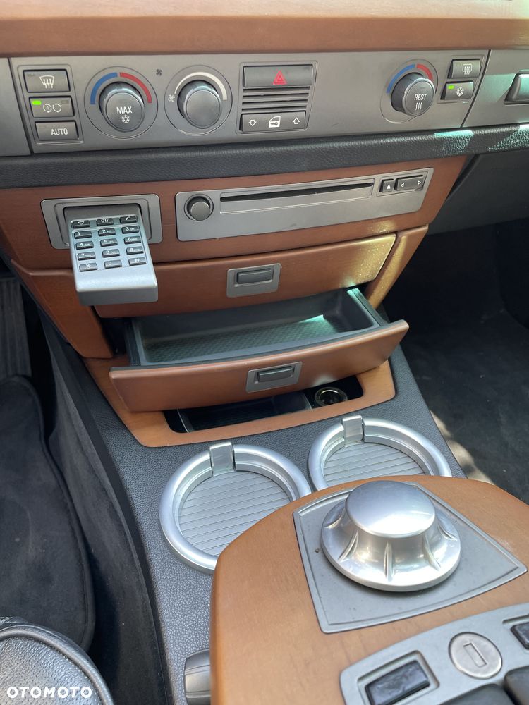 BMW Seria 7 745i - 17