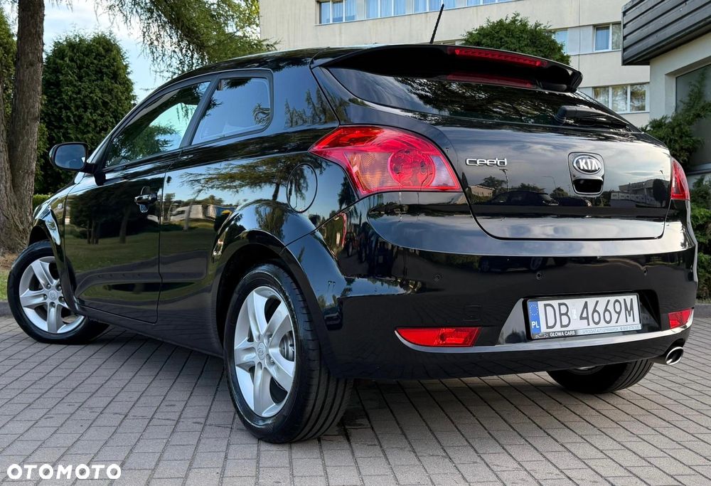 Kia ProCeed 1.4 CVVT Dream-Team Edition - 23