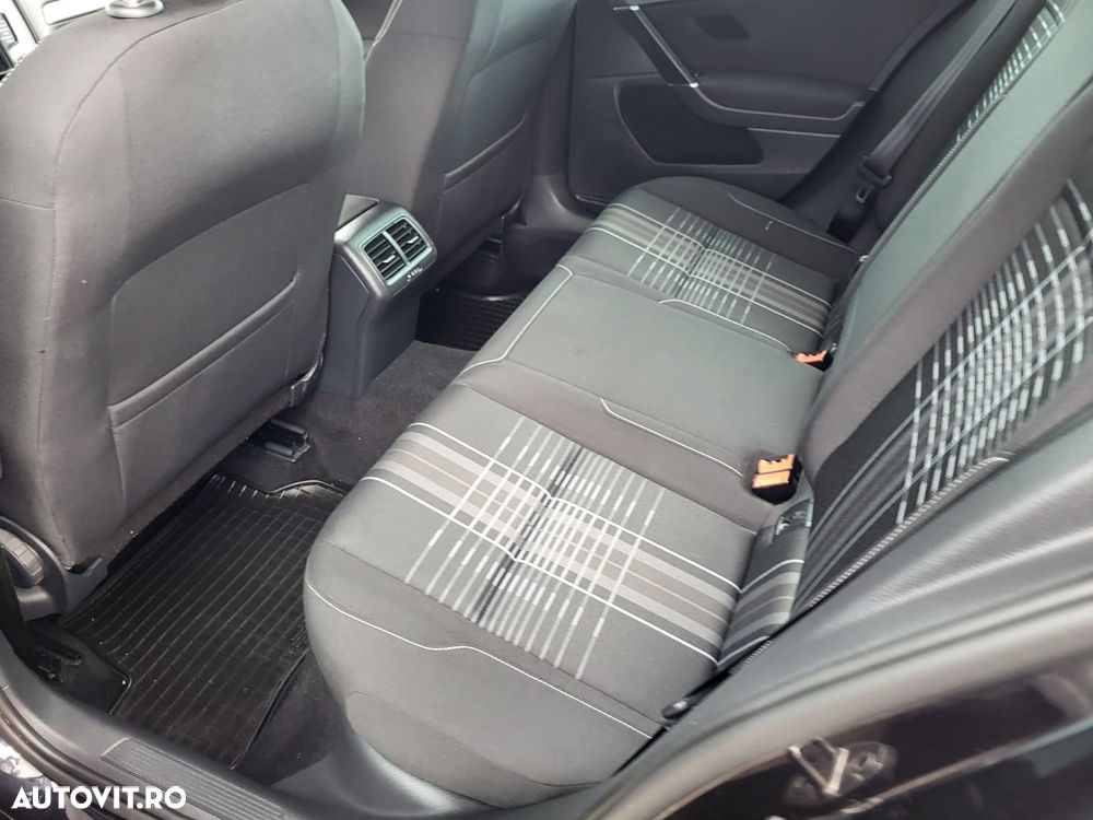 Volkswagen Golf - 8
