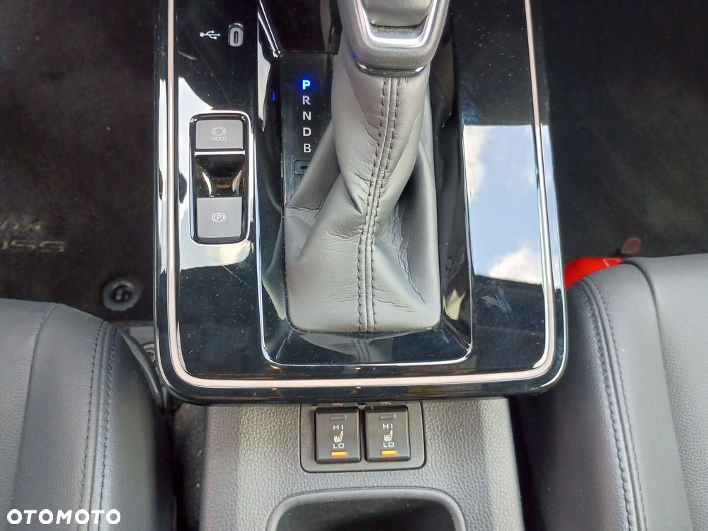 Toyota Corolla Cross 2.0 Hybrid Executive - 17