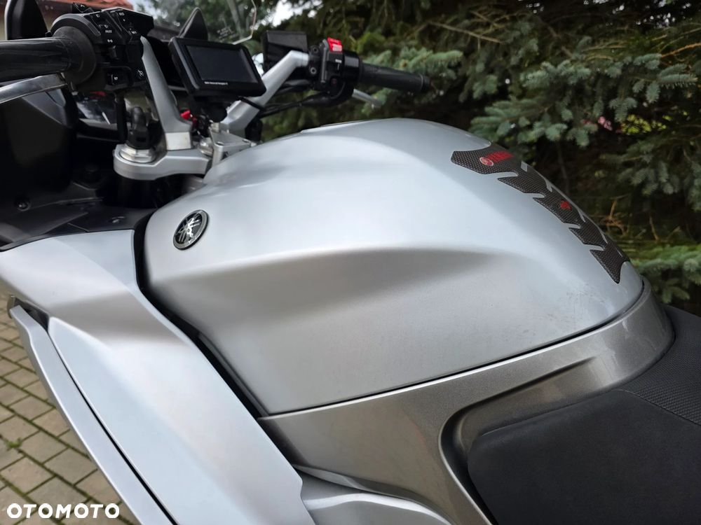 Yamaha FJR - 29