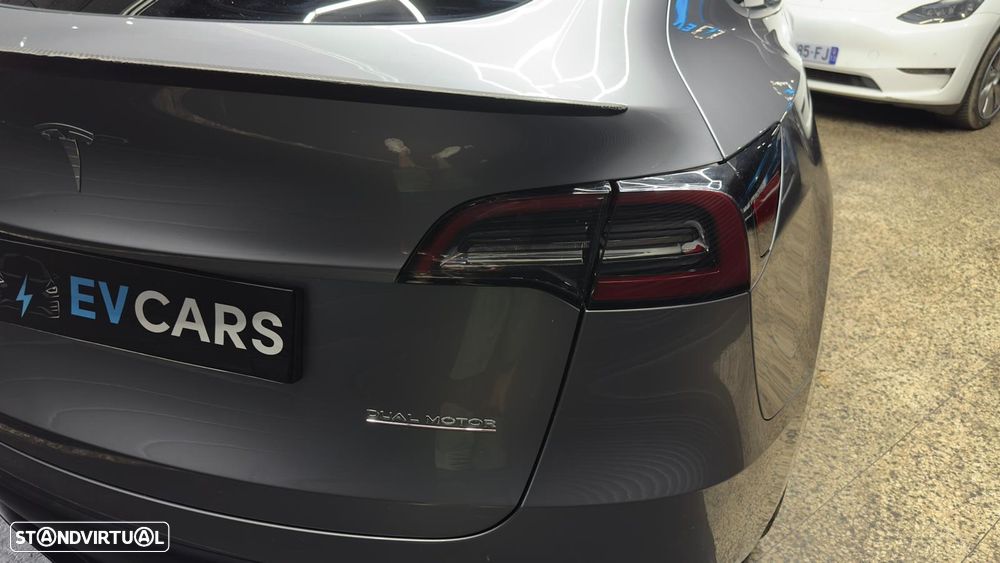 Tesla Model Y Performance Dual Motor AWD - 21