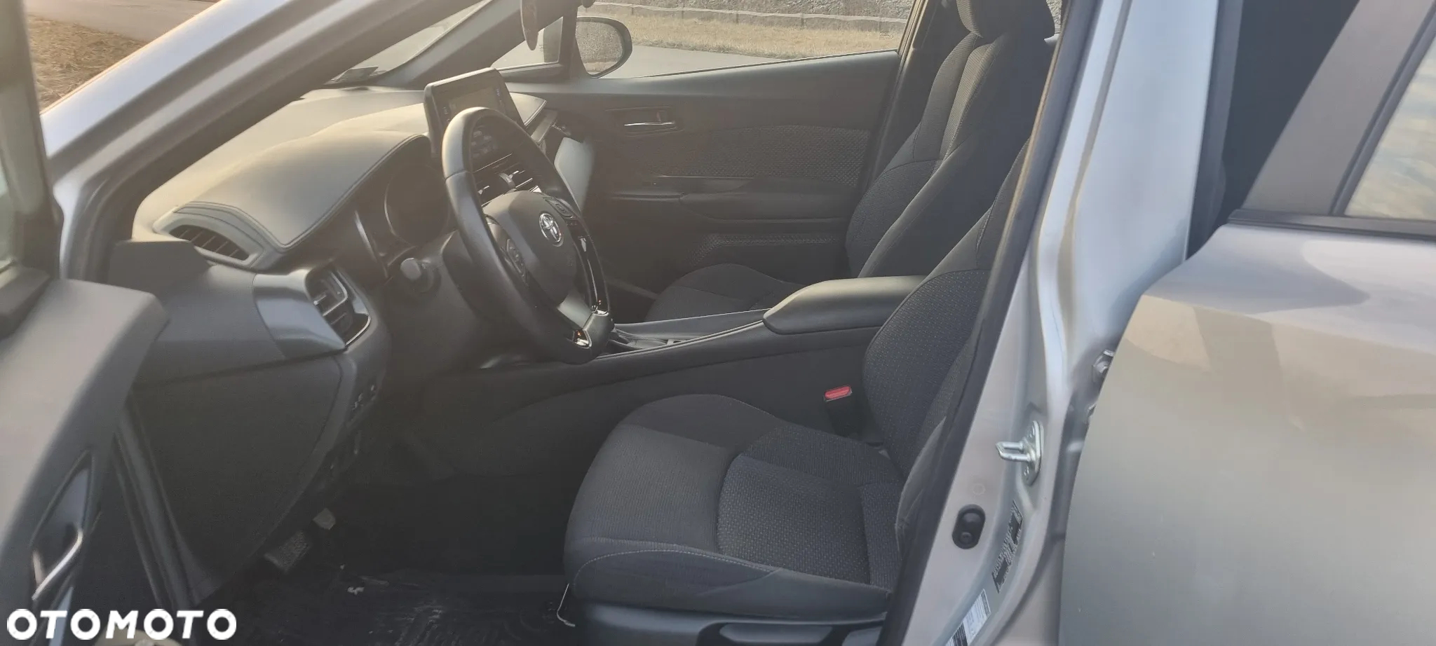 Toyota C-HR 1.8 Hybrid Dynamic - 16