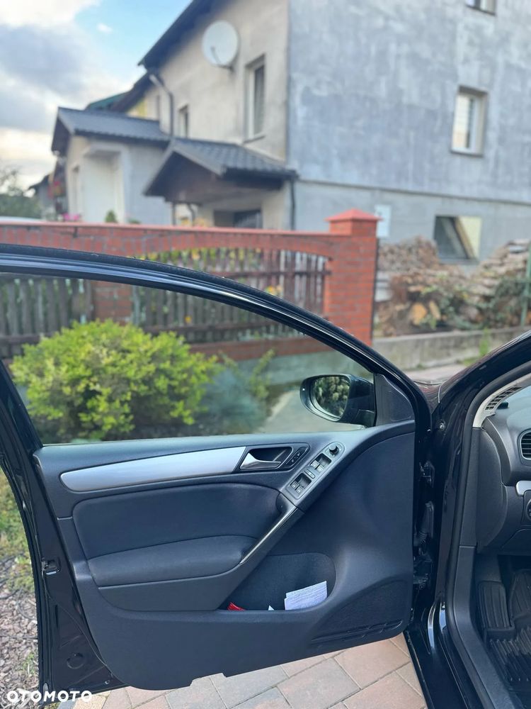 Volkswagen Golf - 6