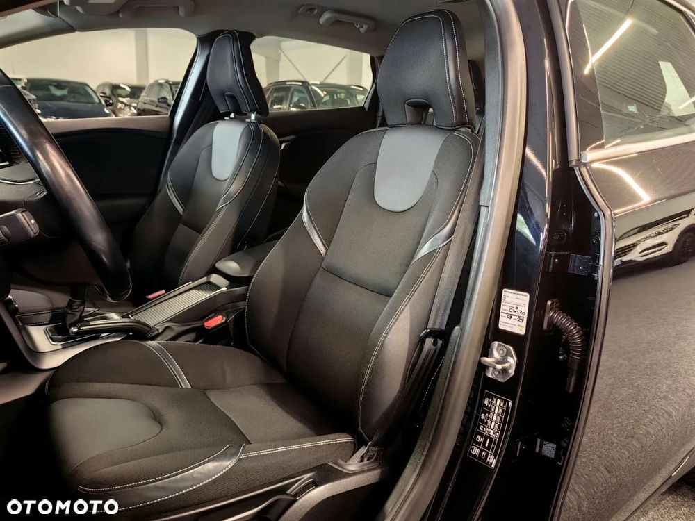 Volvo V40 D3 Summum - 7