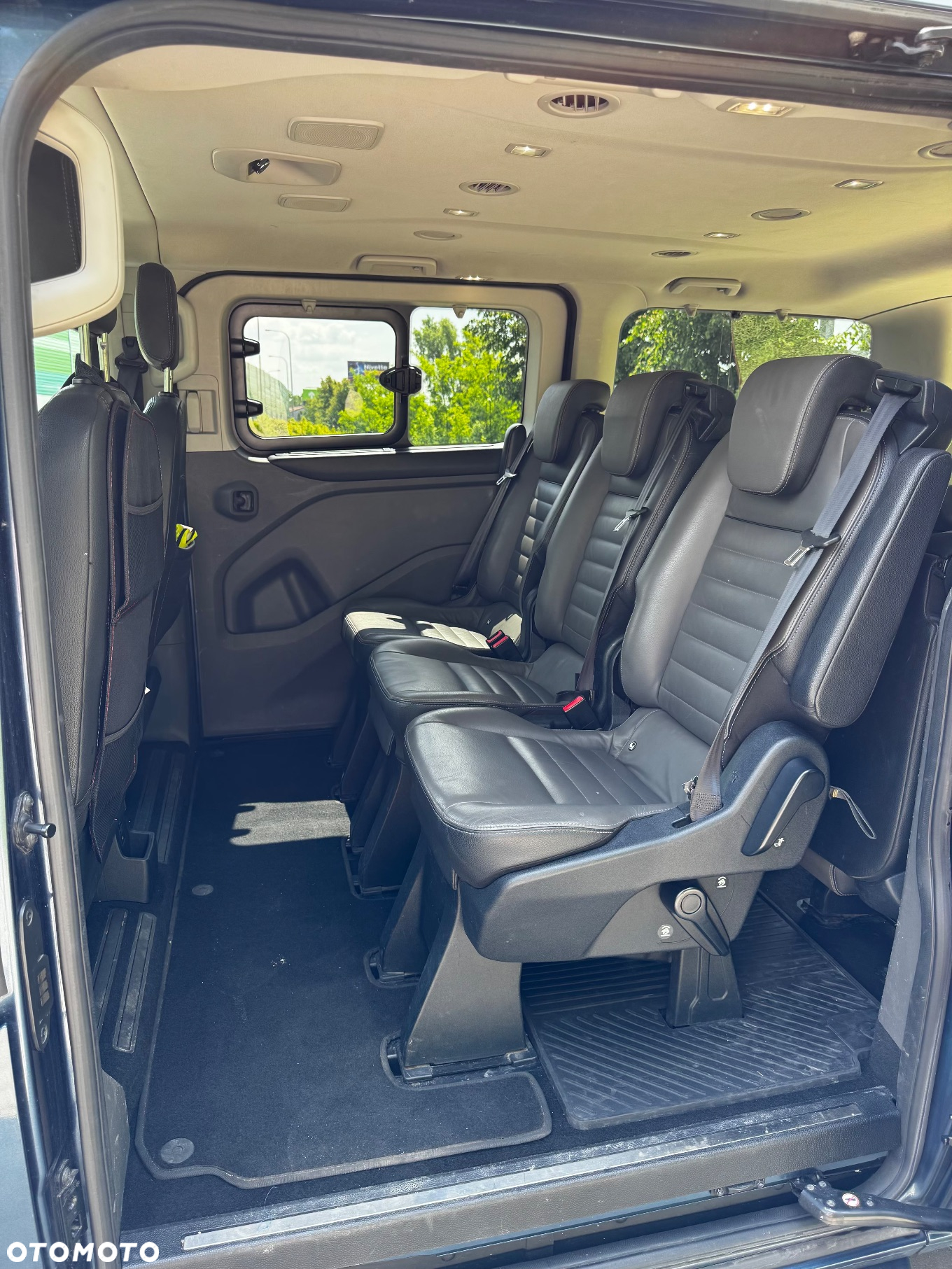 Ford Tourneo Custom 2.0 EcoBlue L1 Titanium - 16