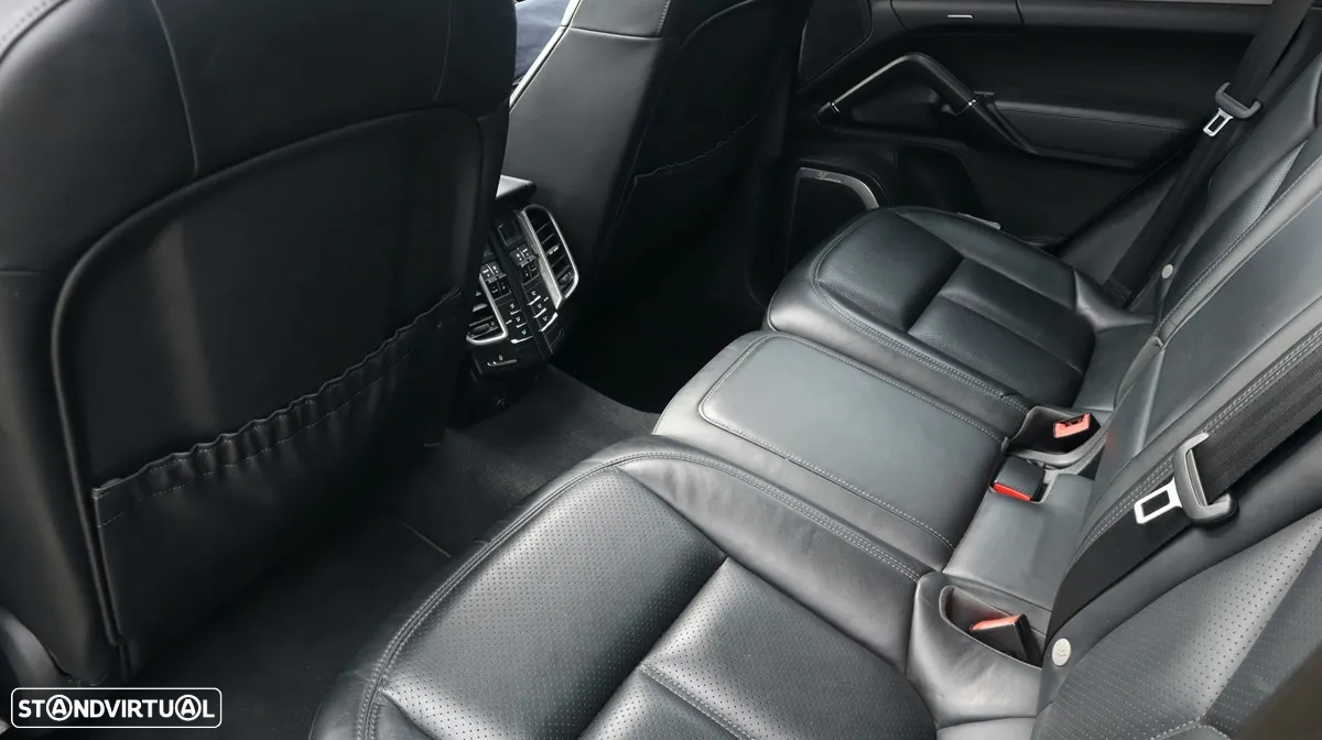 Porsche Cayenne S - 39