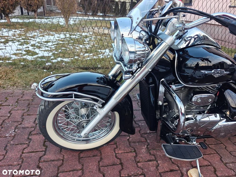 Suzuki Intruder - 22