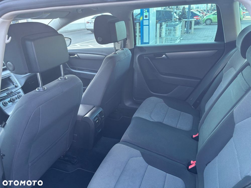 Volkswagen Passat 2.0 TDI Comfortline - 7