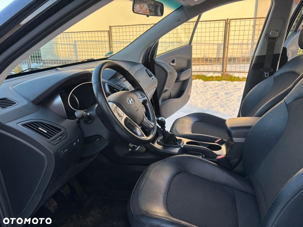 Hyundai ix35 1.6 2WD Fifa World Cup Edition - 12