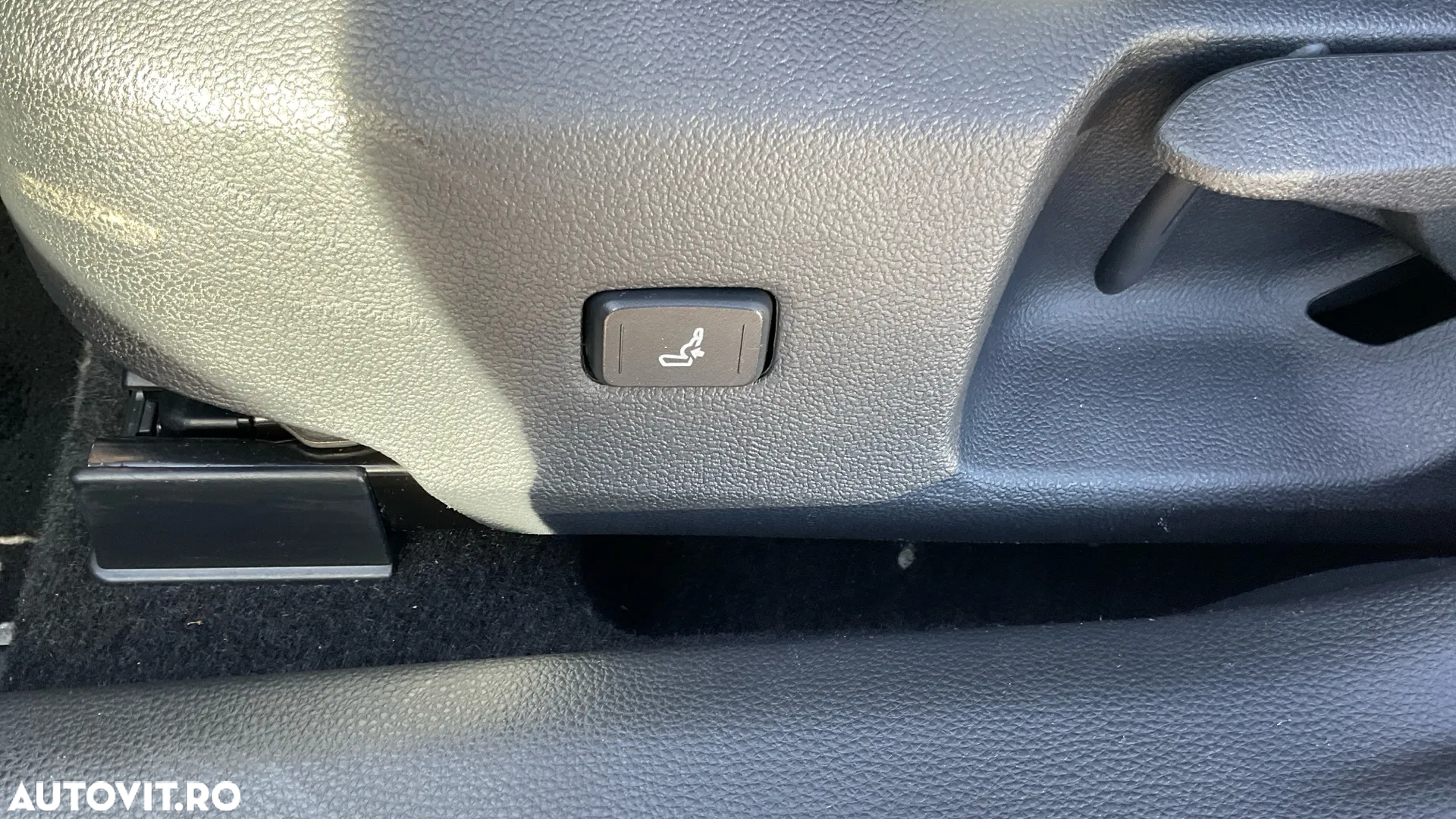Toyota Corolla 2.0 HSD Dynamic interior Negru - 35