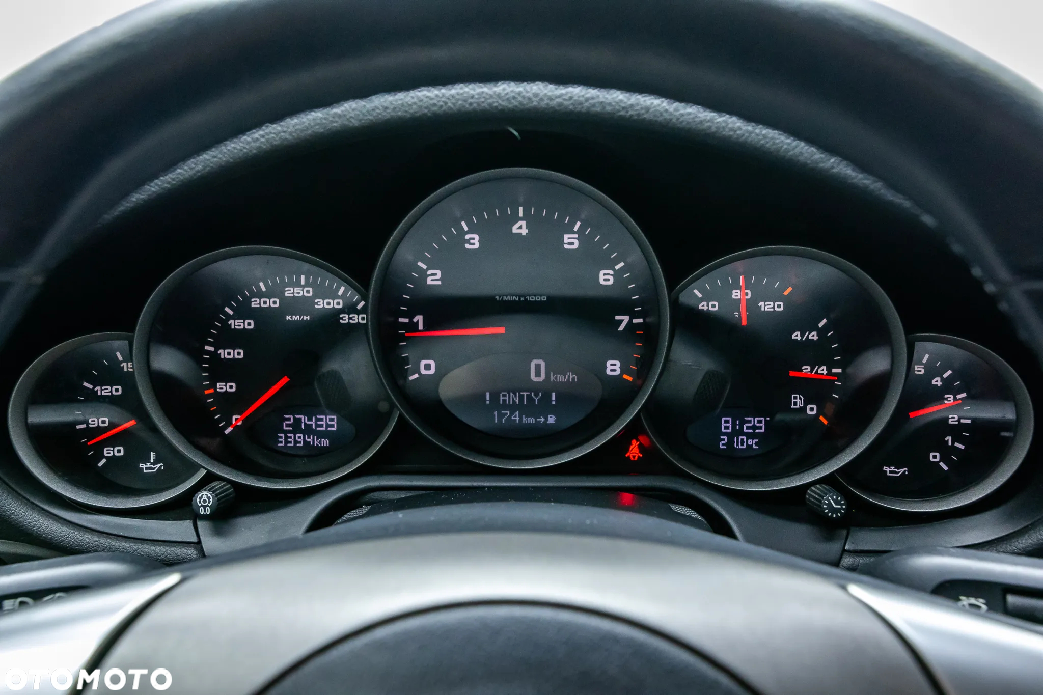 Porsche 911 Carrera 4 - 16