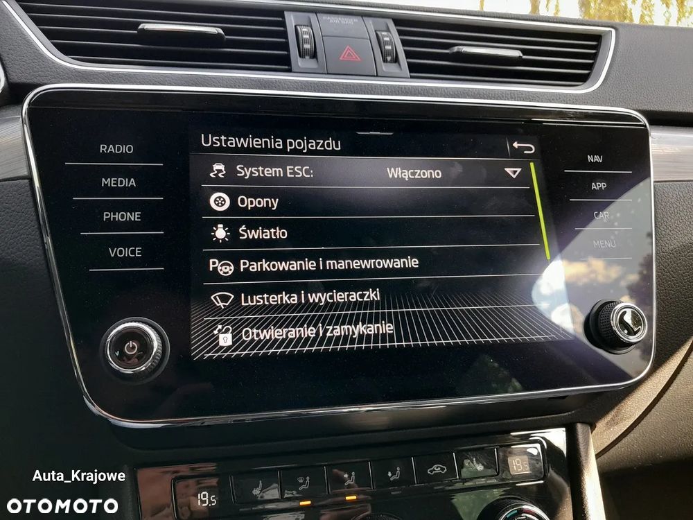 Skoda Superb 2.0 TDI SCR Style DSG - 20