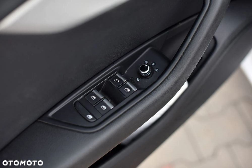 Audi A4 Limousine 2.0 TFSI ultra S tronic design - 27