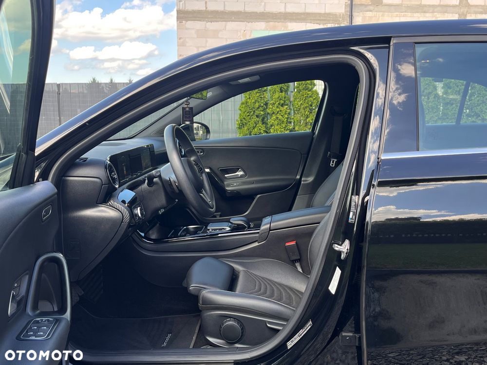 Mercedes-Benz Klasa A 180 7G-DCT Style - 22