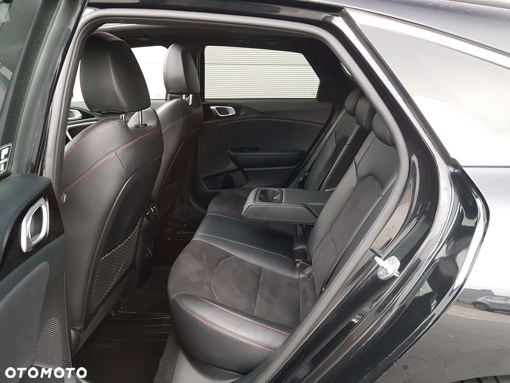 Kia ProCeed 1.6 T-GDI GT DCT - 34