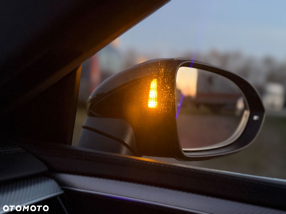 Volkswagen Arteon 2.0 TDI SCR DSG R-Line - 35