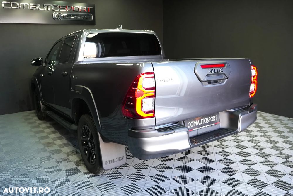 Toyota Hilux 2.8D 204CP 4x4 Double Cab AT MHEV Invincible - 4