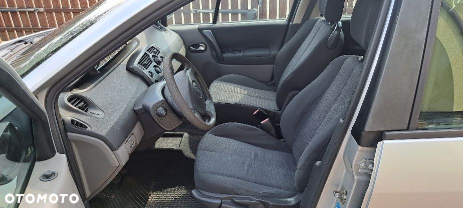 Renault Scenic 1.9 dCi FAP Avantage - 5