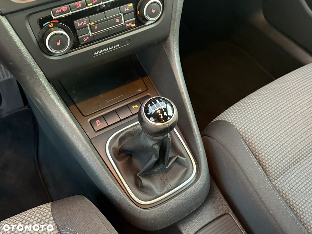 Volkswagen Golf 1.6 TDI DPF Comfortline - 26