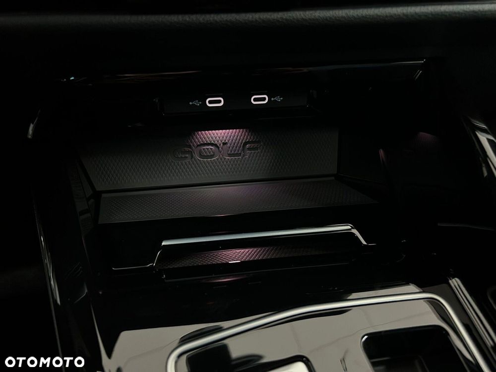 Volkswagen Golf - 25