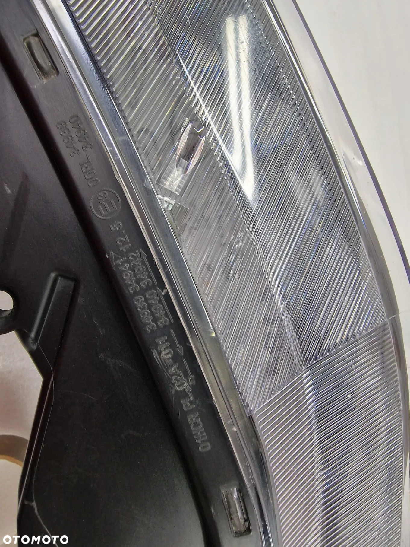 SSANGYONG KORANDO TURISMO 18- PRAWA LAMPA PRZEDNIA PRZÓD LED , NR 1011-500600 / 83102-21720 , NR AUKCJI LA566 - 30