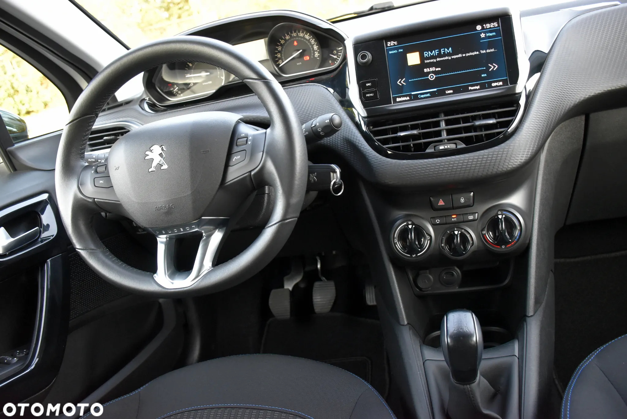 Peugeot 208 - 6