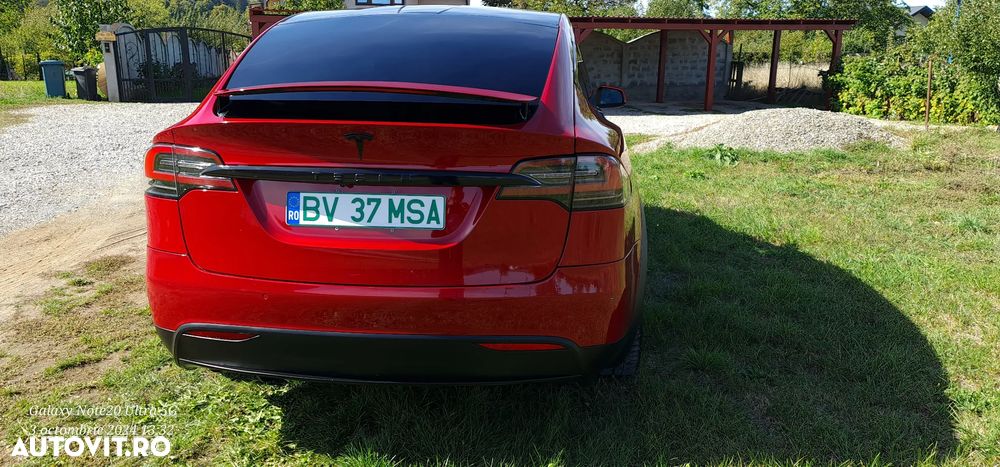 Tesla Model X - 18