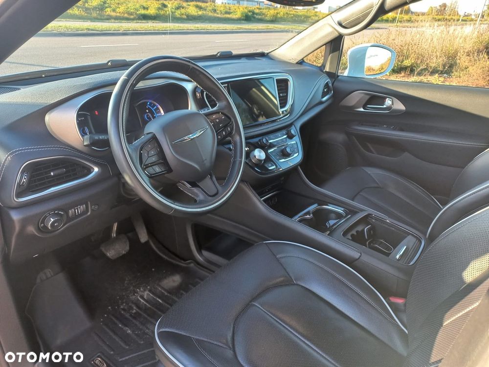 Chrysler Pacifica - 3