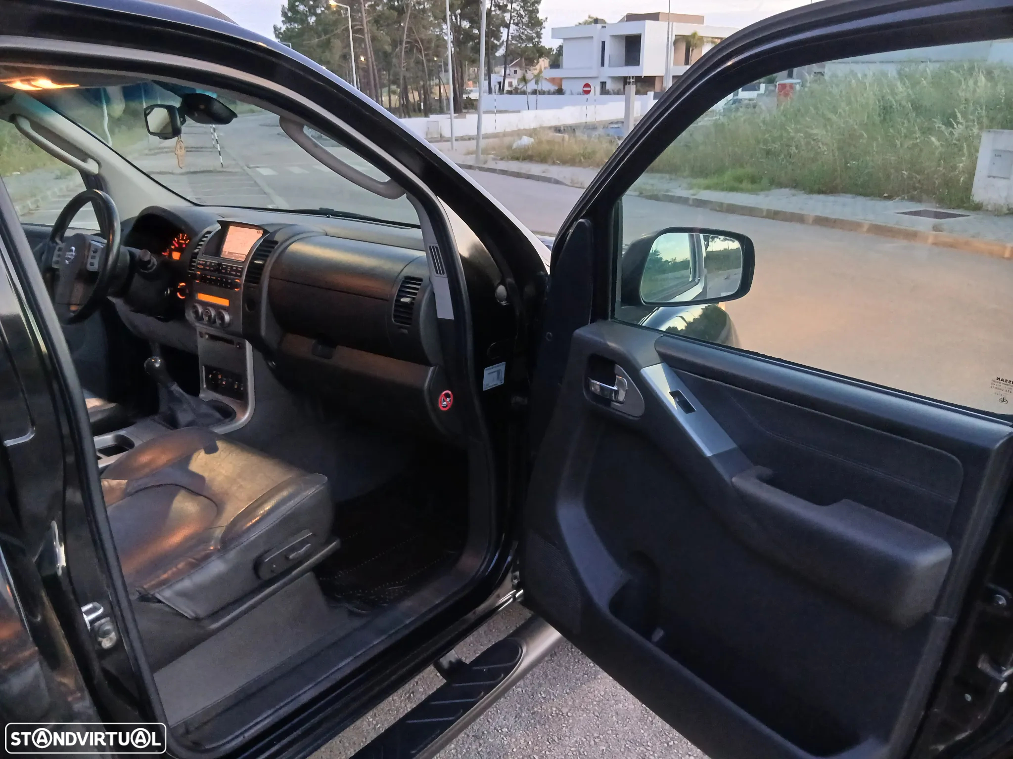 Nissan Navara Nav 2.5 dCi CD SE Comf+C-C+BDT - 11