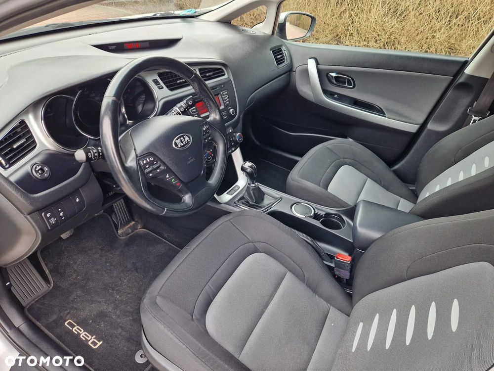 Kia Ceed 1.6 GDI L - 6