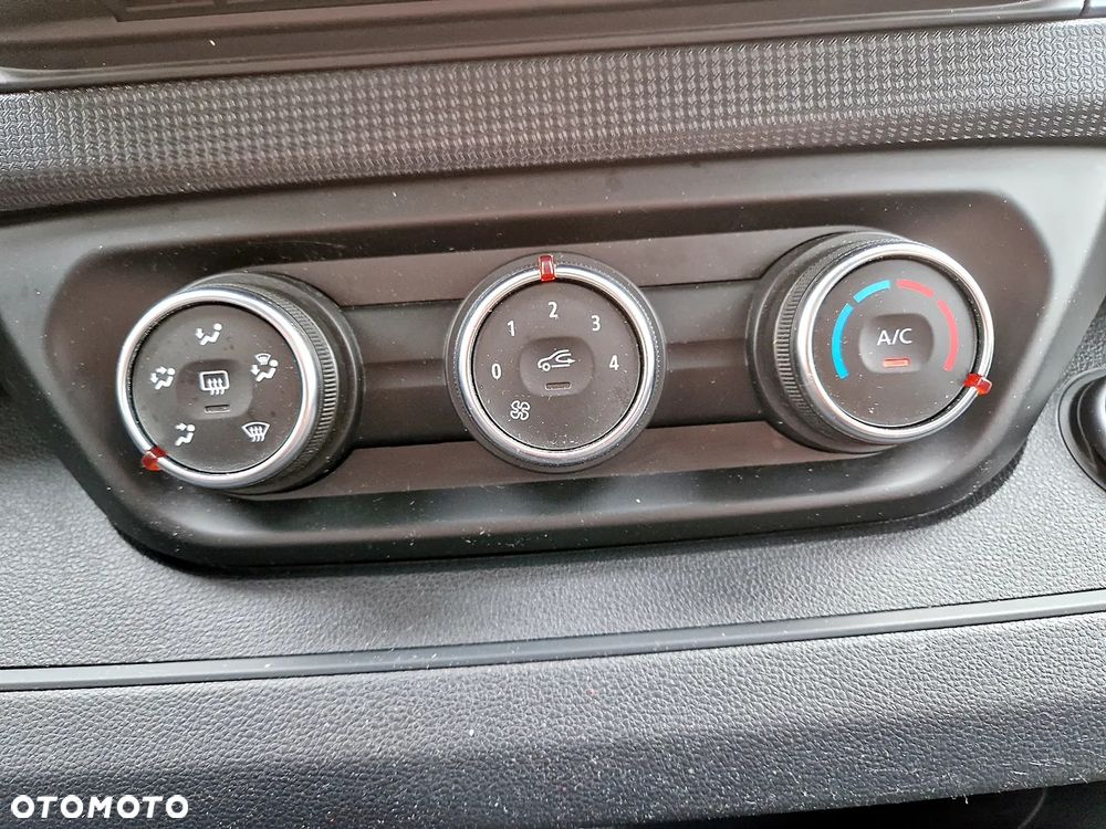 Renault Trafic - 19