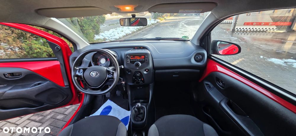 Toyota Aygo x-trend - 31