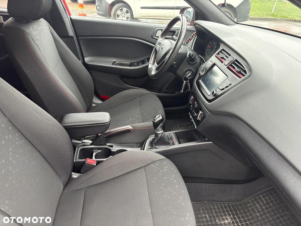 Hyundai i20 1.4 Comfort - 21
