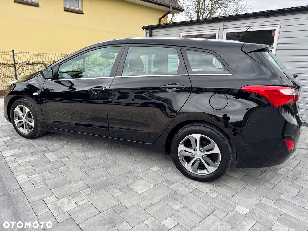 Hyundai i30 blue 1.4 YES Silver - 12