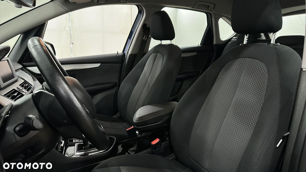 BMW Seria 2 218d - 17