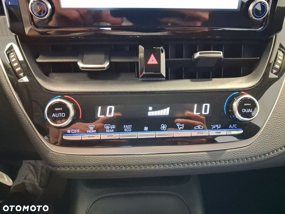 Toyota Corolla - 25