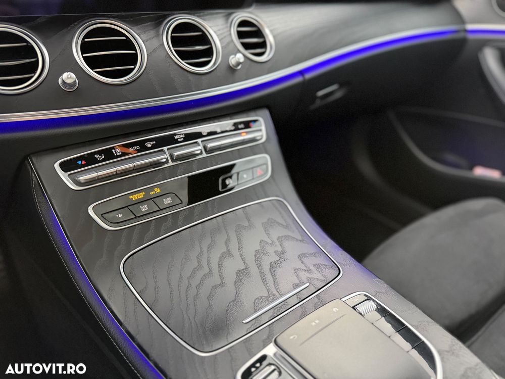 Mercedes-Benz E 300 de 4Matic 9G-TRONIC AMG Line - 19