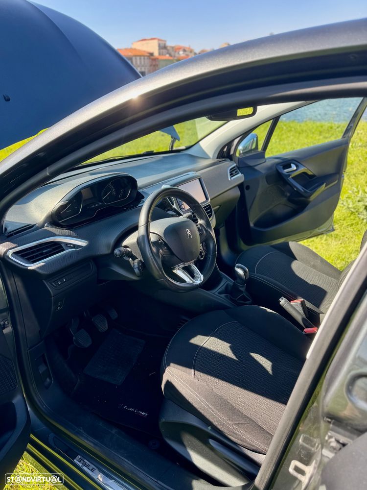 Peugeot 208 1.6 BlueHDi Style - 12