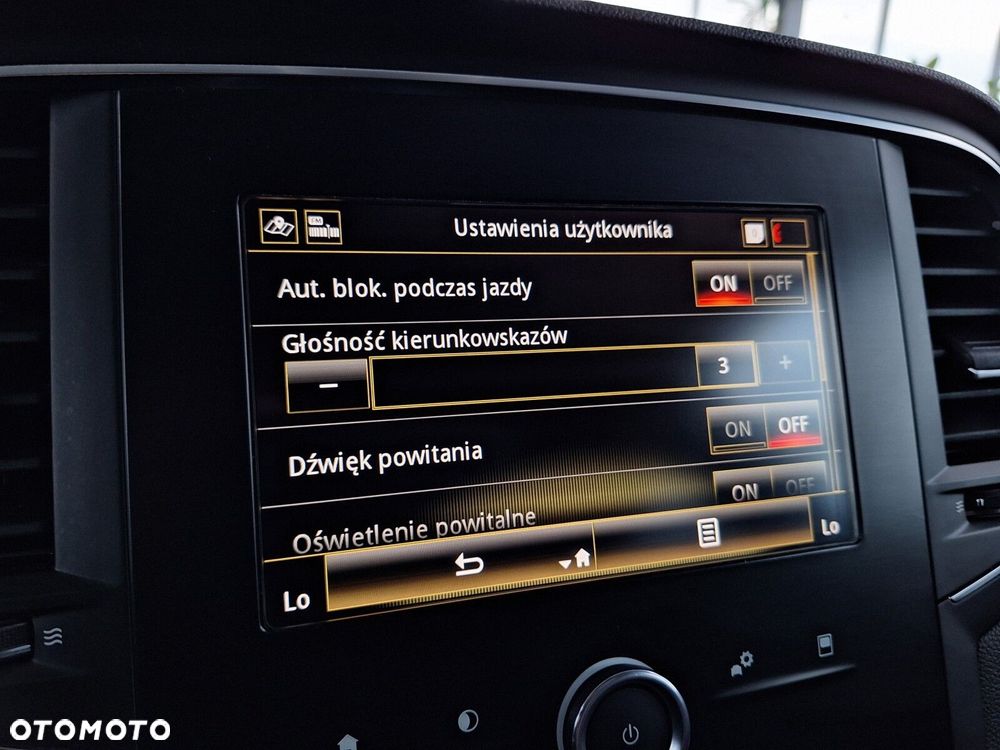 Renault Megane 1.5 Blue dCi Business - 32