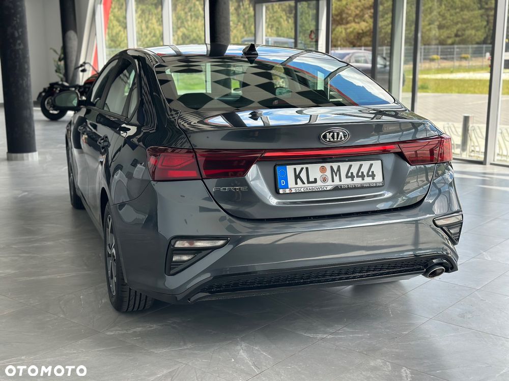 Kia Ceed - 11