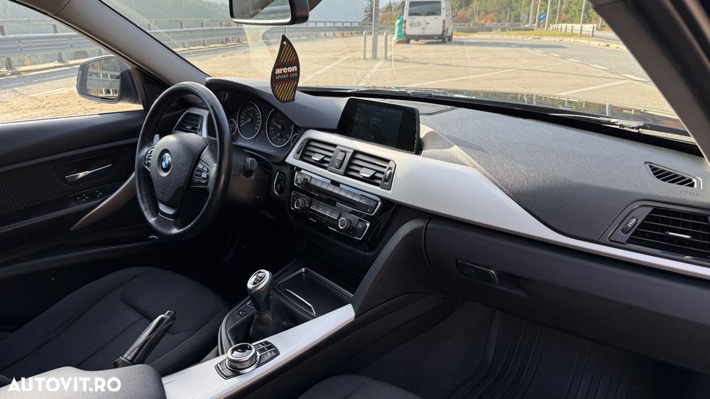 BMW Seria 3 320d Sport Line - 20