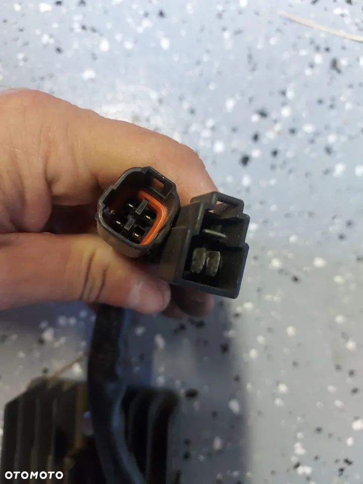 Suzuki GSF GSXF 1250 650 regulator napięcia - 2