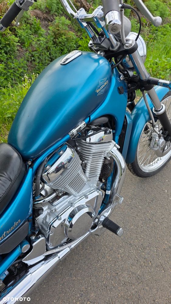 Suzuki Intruder - 17