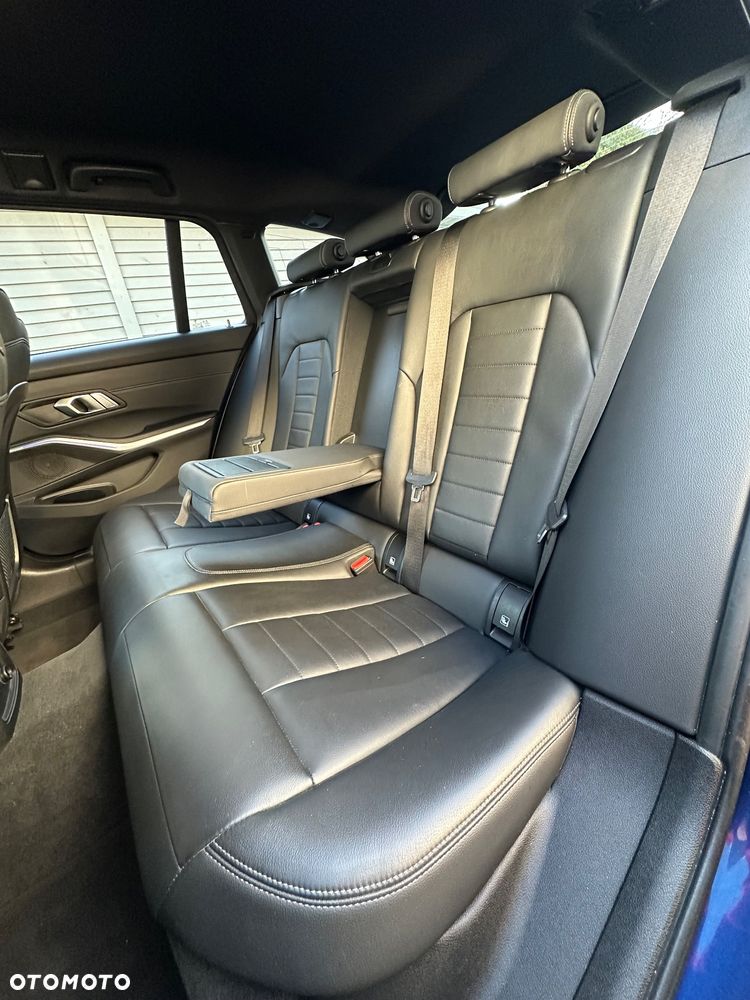 BMW Seria 3 320i Touring Sport Line - 31