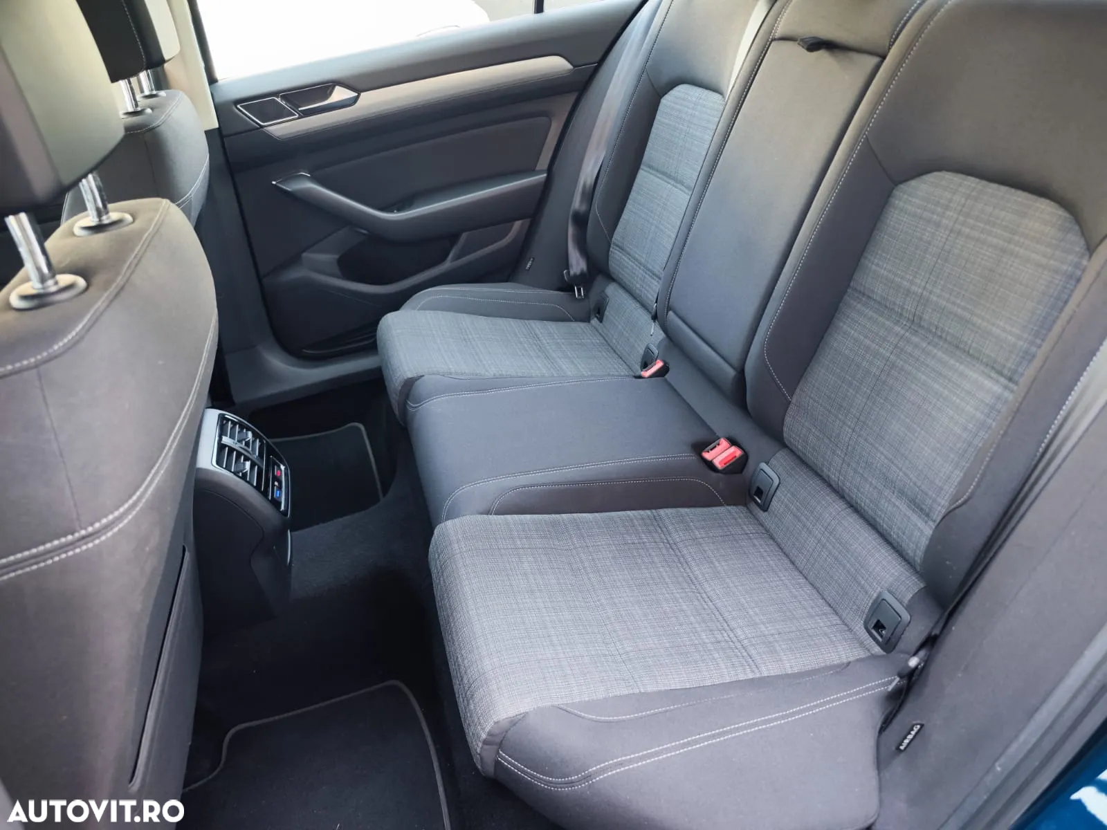 Volkswagen Passat - 17