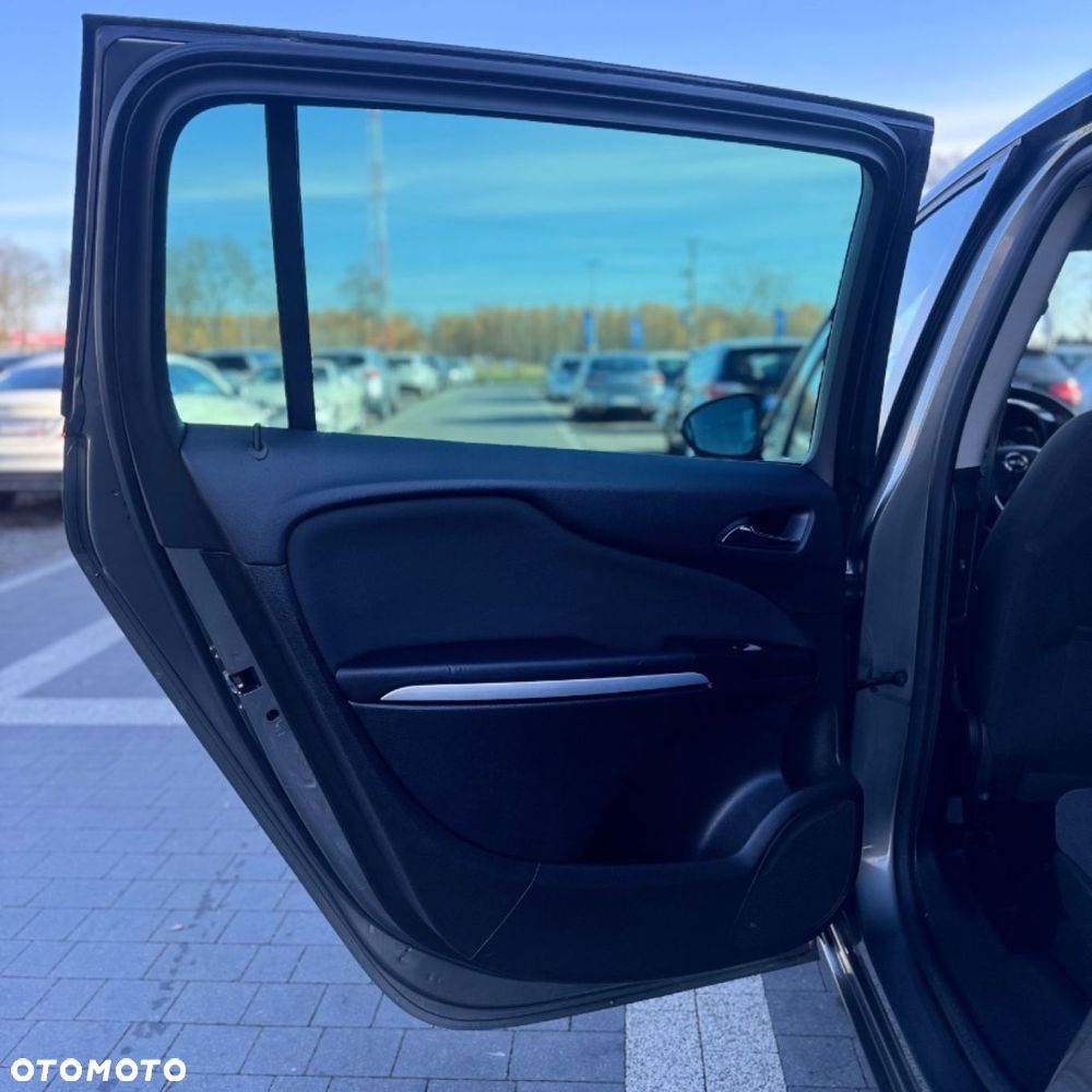 Opel Zafira - 24