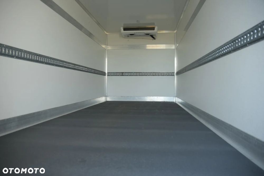 Iveco 72C18  3,0 180KM  Zanotti Z380  230 V 6,1m 12 palet dł -20+20 ładowność 3460kg - 27