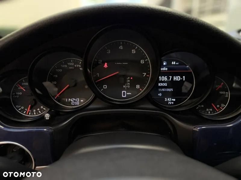 Porsche Panamera 4 PDK - 37